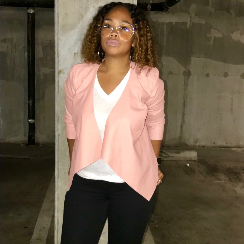 Hello, I’m Donishia! 🙋🏽‍♀️